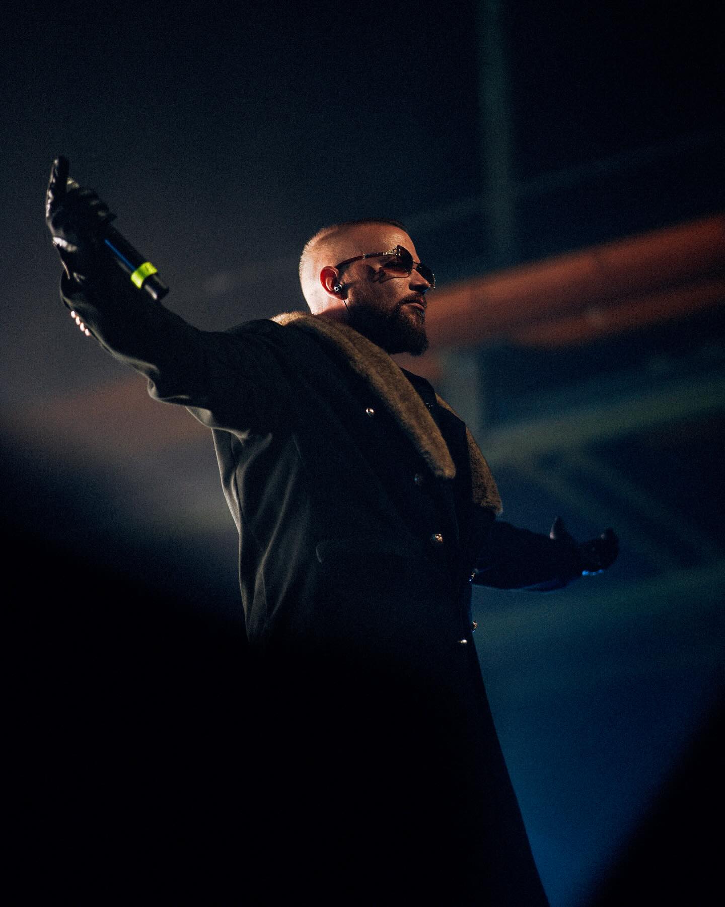 Kollegah live auf der Bühne